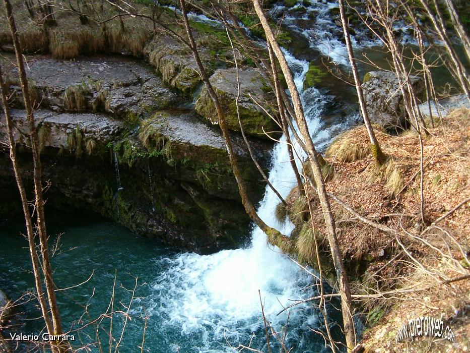 11' Pozza di limpida acqua.jpg